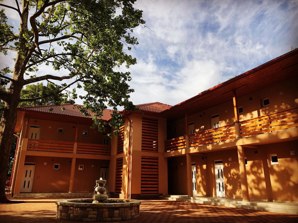 Boro Apartman Tiszafured Exterior photo